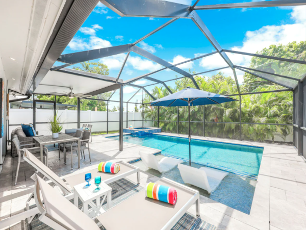 Lovely Naples Pool Home Walk Vanderbilt Beach